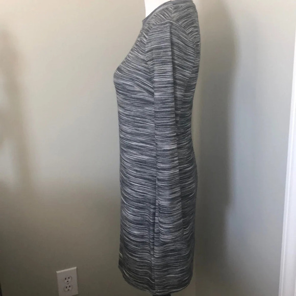 {Trina Turk} Dress, size small Like New - Picture 3 of 7